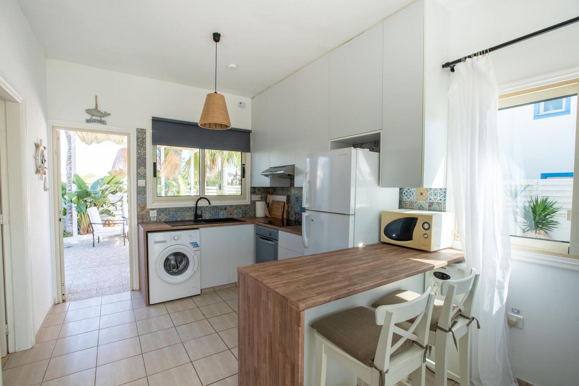 Phaedrus Living: Luxury Oceania * Ayía Nápa
